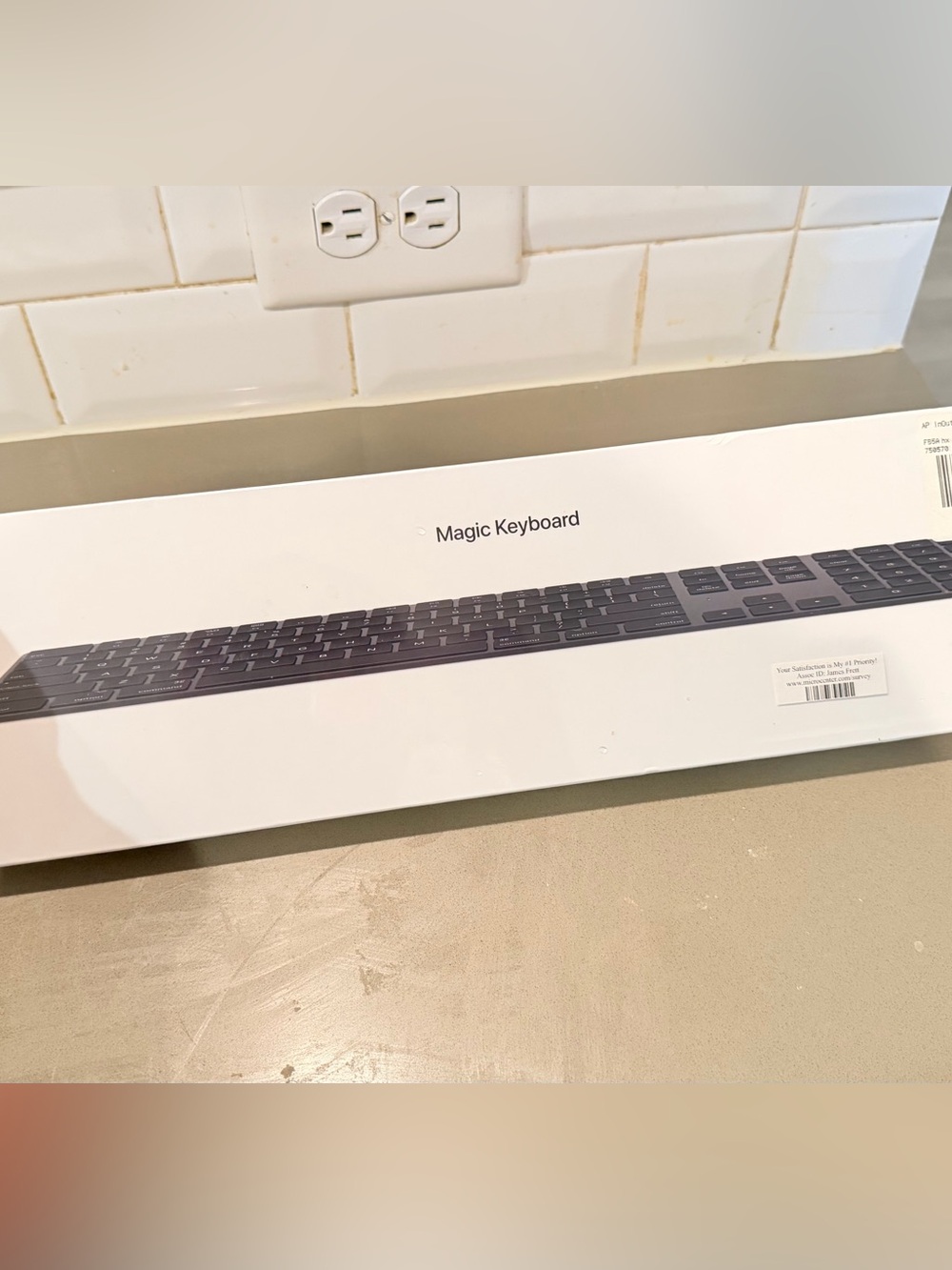 Magic Keyboard with Numeric Keypad
Space Gray